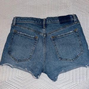Abercrombie and Fitch high rise mom short